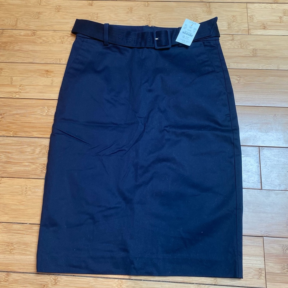 Lightweight pencil skirt